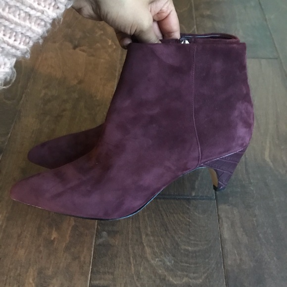 sam edelman kinzey suede kitten heel booties